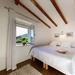 Golden Summerhouse Komiža
