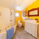 Golden Summerhouse בית נופש Komiža